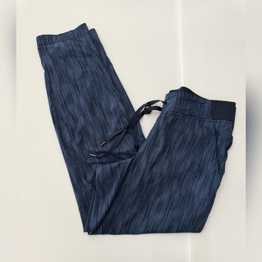 Athleta Stride Midtown Athletic Ankle Pants Blue Striped - 4